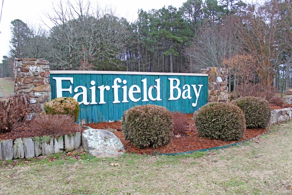 Resort-Styled Fairfield Bay